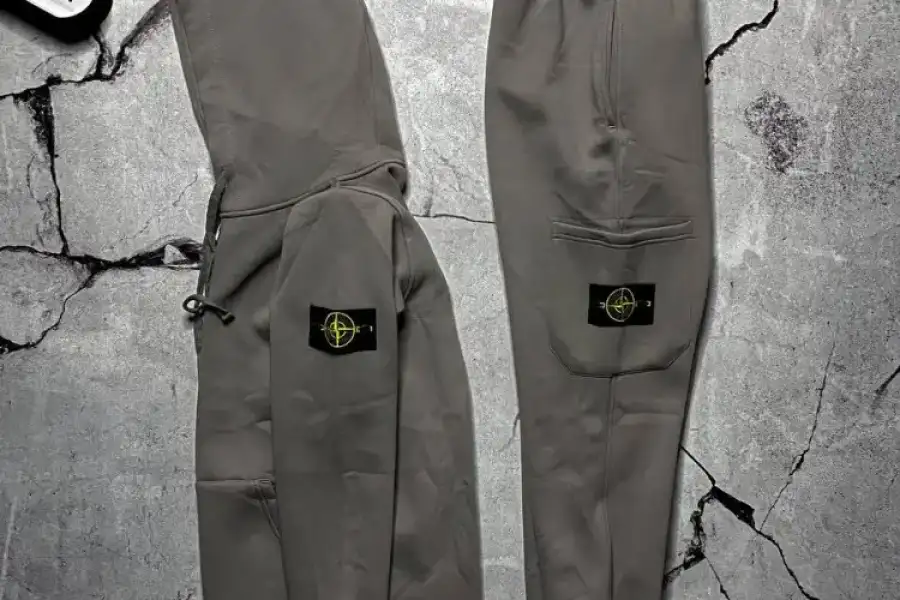 Спортивний костюм сірий зимовий Stone Island 