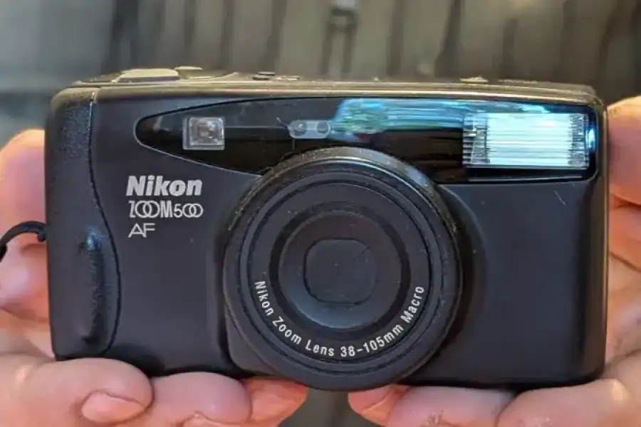 Плівковий фотоапарат nikon zoom 500 af 35-105мм