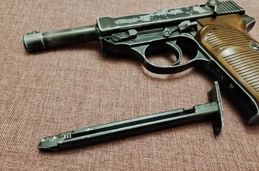 Пневматичний пістолет Umarex Walther P38