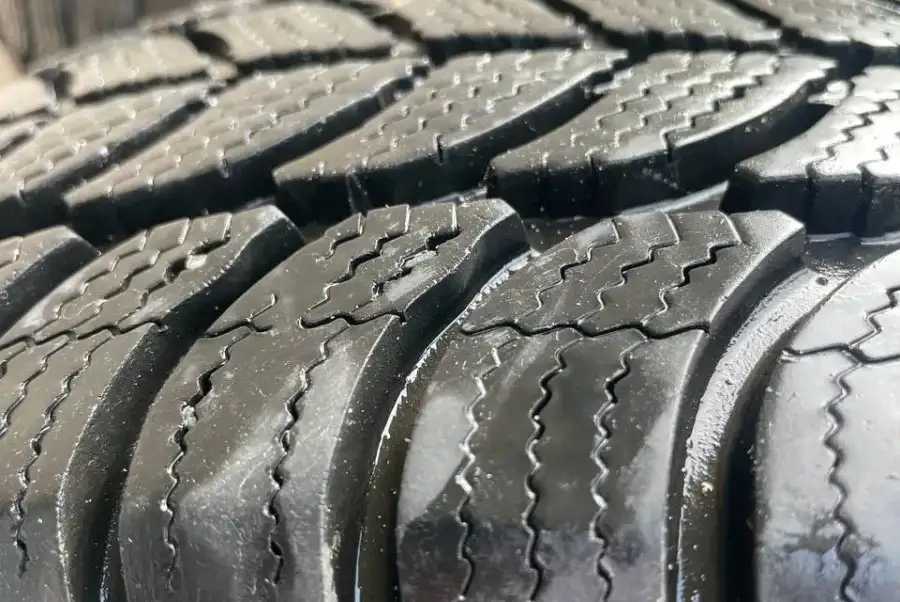 Продається зимова гума з дисками 175/80 R14