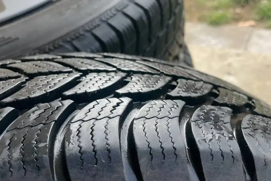 Продається зимова гума з дисками 175/80 R14