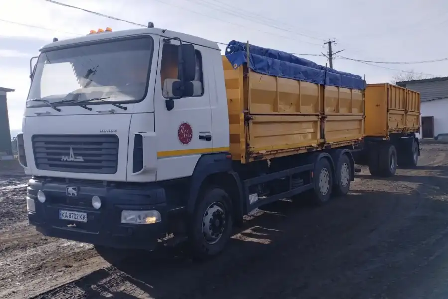 Терміново продається автомобіль МАЗ з причепом