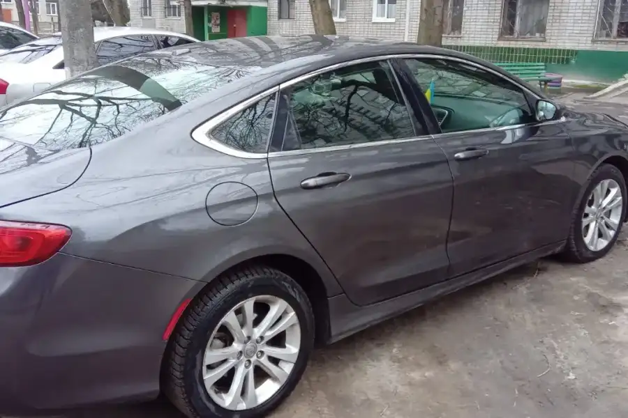 Chrysler 200