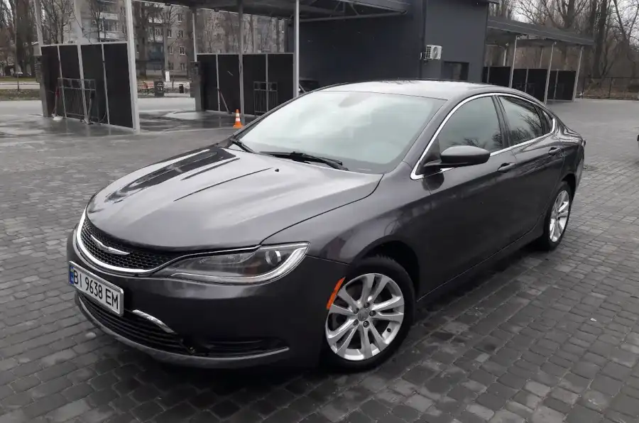 Chrysler 200